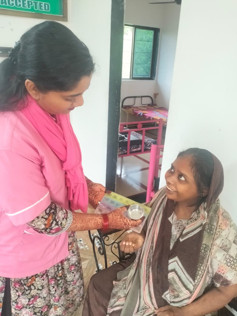Managing medicines for elderly parents without confusion